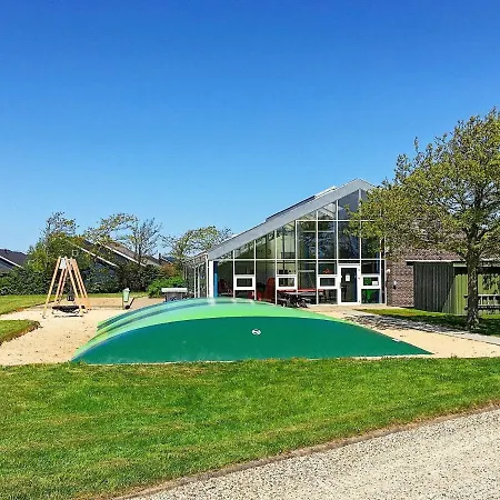 Nyaraló 4 Person On A In Hemmet