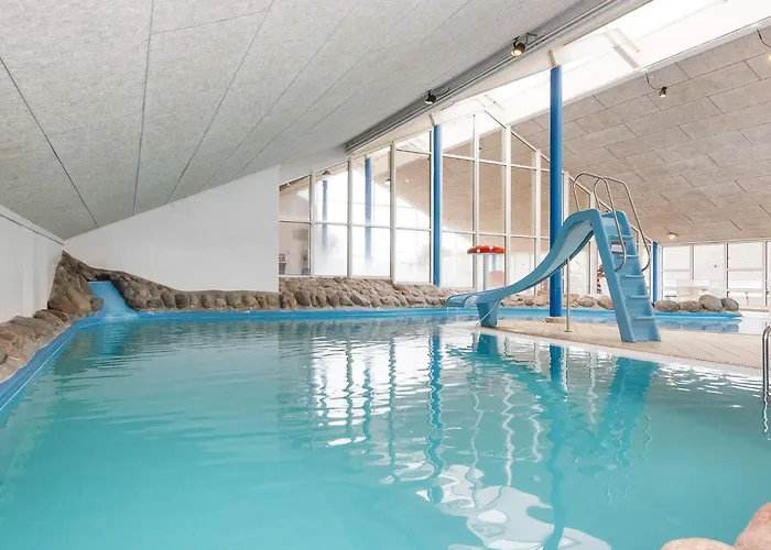 4 Person On A In Hemmet